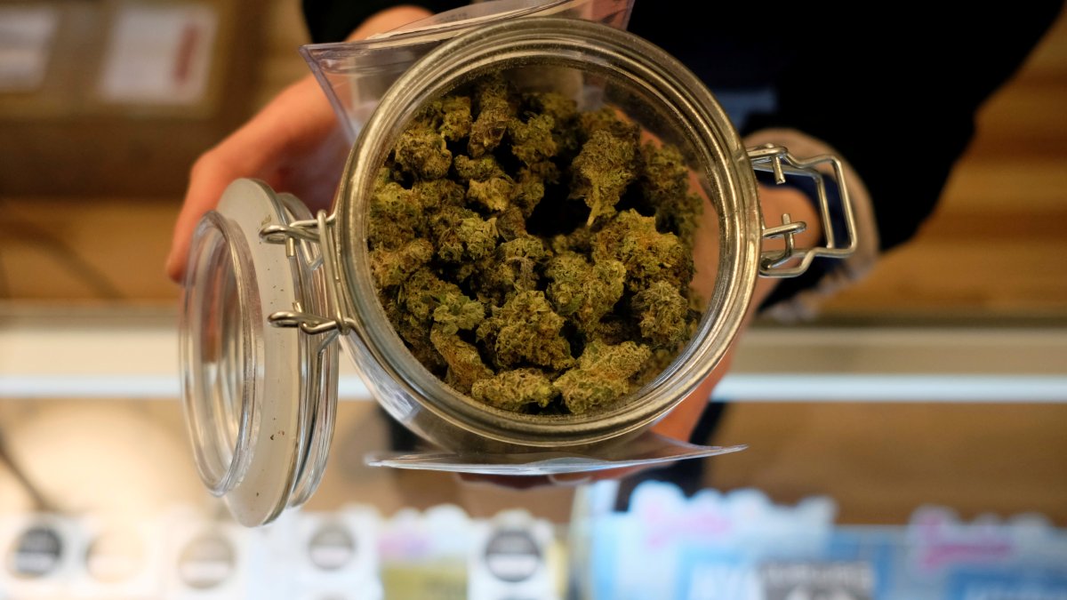Recreational Cannabis Sales to Begin Tuesday In Conn. – NBC New York - Vimarsana News