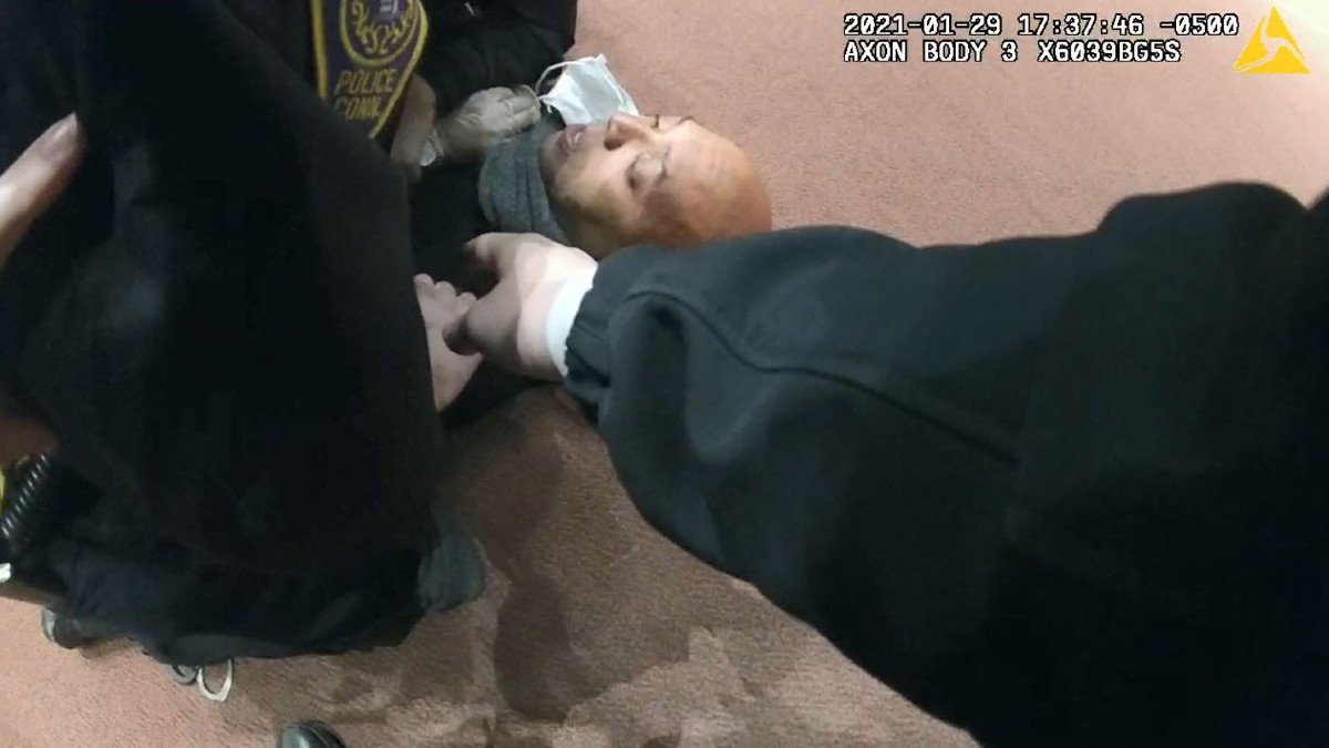 New Haven Police Investigating Officers’ Use of Force During Arrest ...