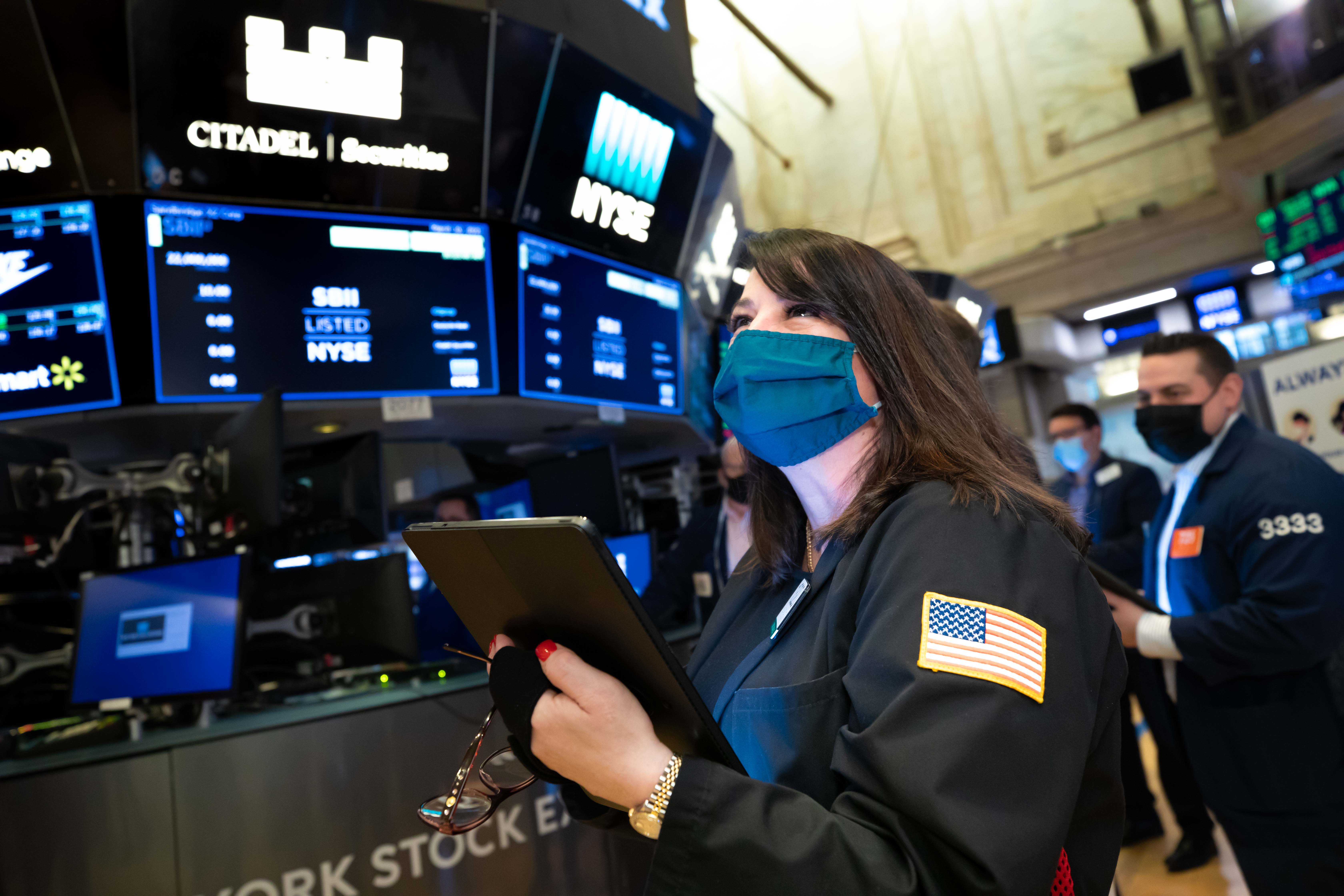Stock Futures Fall Slightly Ahead of a Big Retail Earnings Week - Vimarsana News