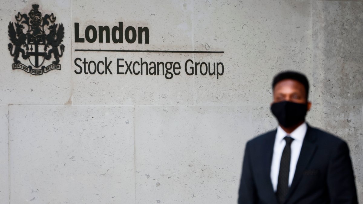 European Markets Cautiously Higher as China Property Fears Cool; Earnings in Focus; L'Oreal Up 6% - Vimarsana News