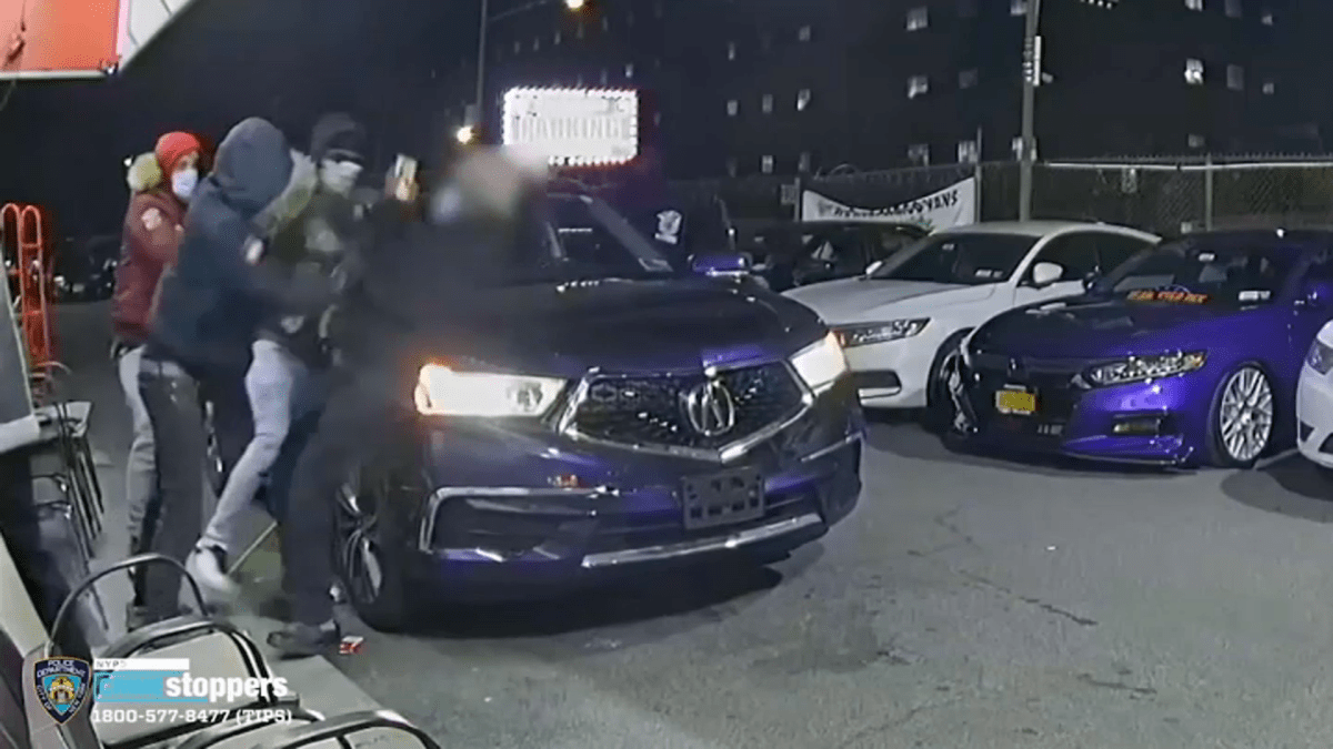 Bronx Thieves Steal 10 Cars Leave Attendants Beaten In String Of Robberies Nbc New York