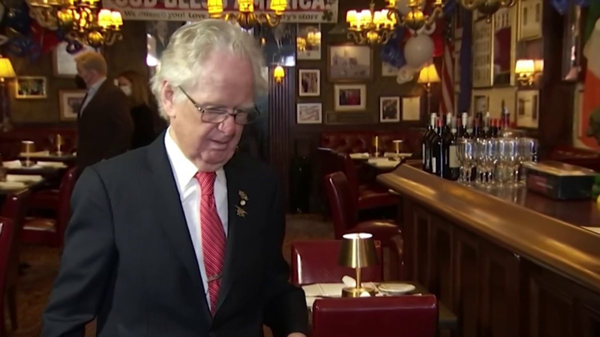 Neary’s Irish Restaurant, an NYC Staple for More Than 50 Years, Reopens