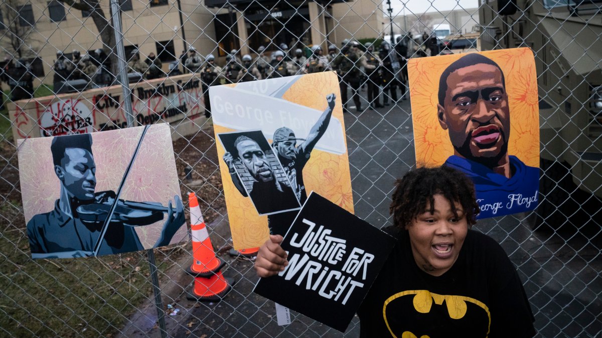 Officer Charged in Daunte Wright Death to Stand Trial Dec. 6 – NBC New York