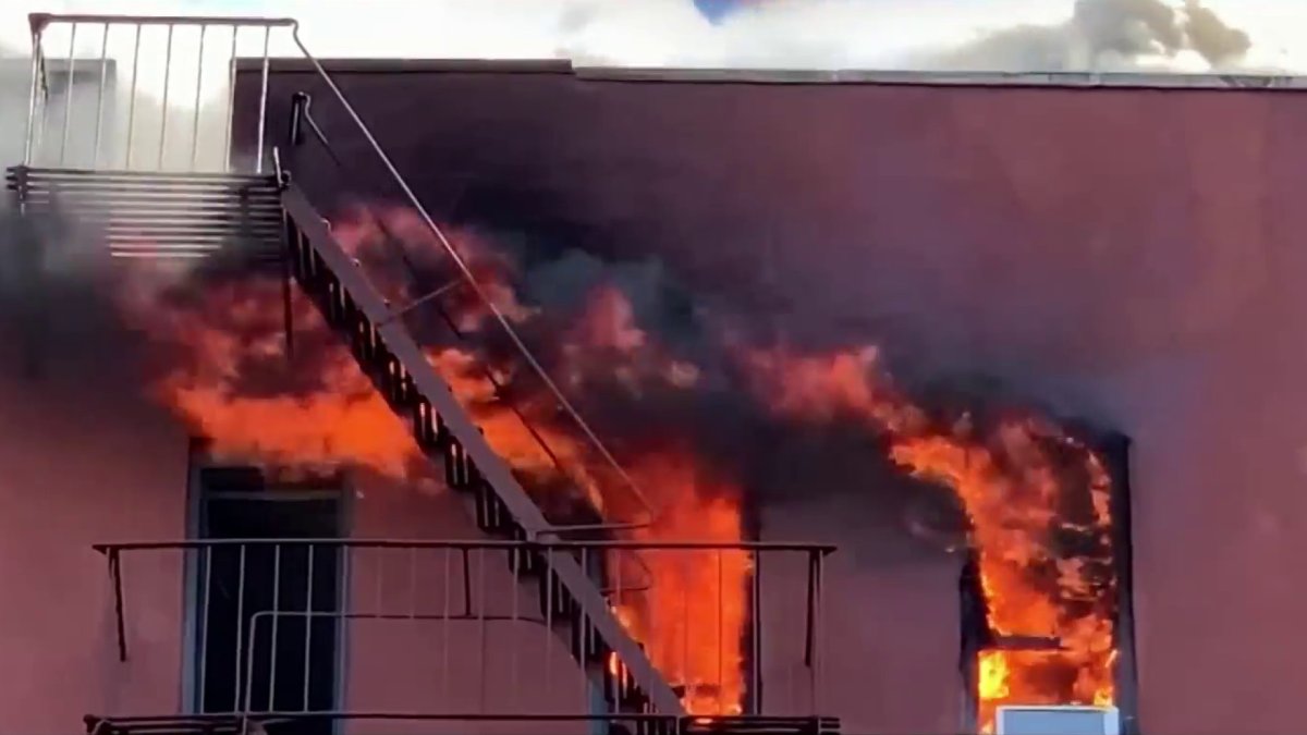 Massive Fire Displaces 90 Families In Nyc Building Injures 21 People Nbc New York