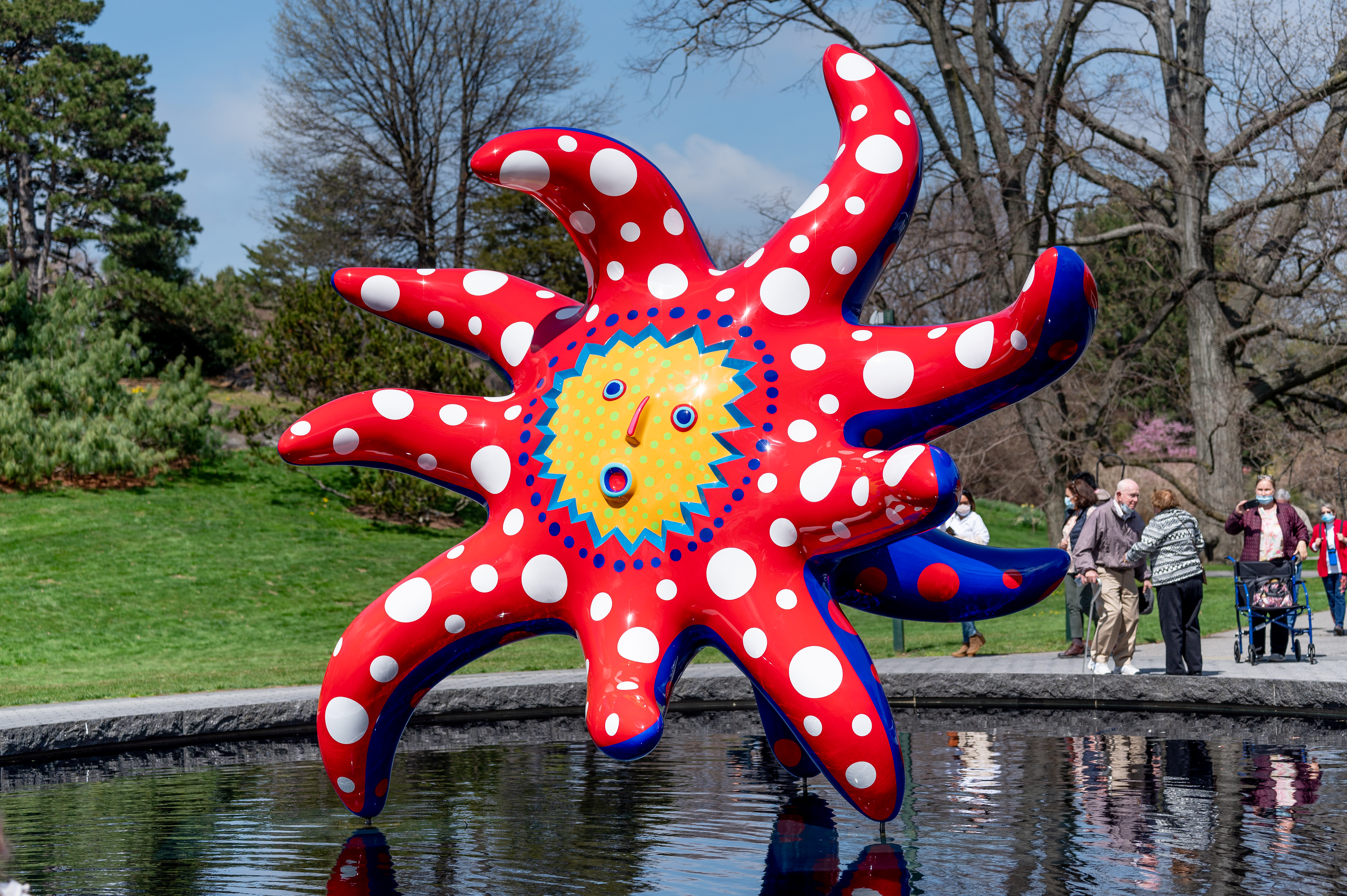 The Pumpkin sculptures by Japanese artist Yayoi Kusama are on News  Photo - Getty Images