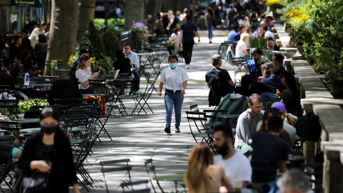 New York Dumps Face Masks for Fully Vaccinated, Lifts Capacity Limits ...