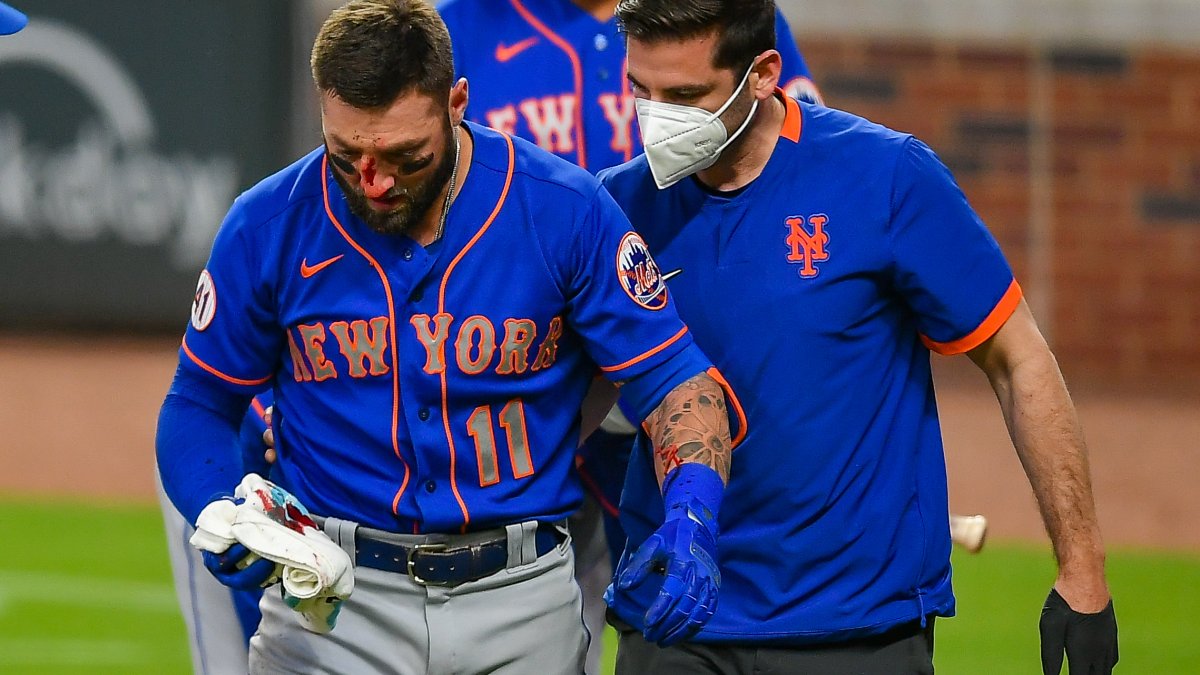 Mets' Kevin Pillar leaves game after gruesome pitch to face