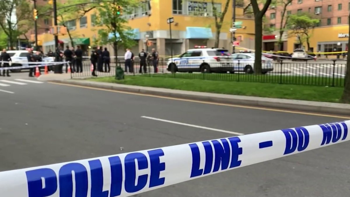 Bronx Private Security Officer Shoots Knife-Wielding Man Outside Macy's –  NBC New York