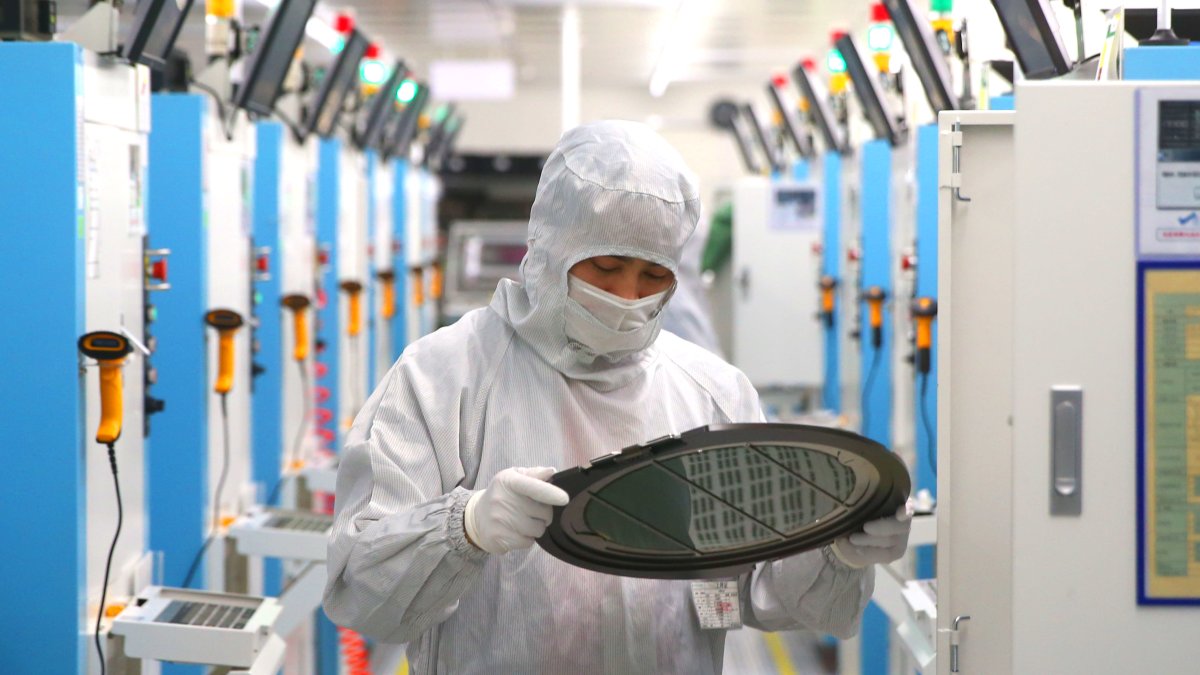 China Is Still 'Three Or Four Generations' Away From Developing Latest Semiconductor Tech, IDC Says – NBC New York - Vimarsana News