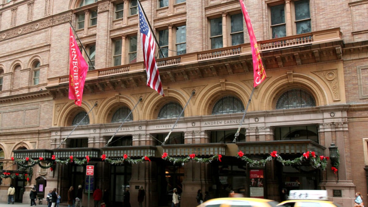 Carnegie Hall Plans to Reopen in October After 19Month Closure NBC