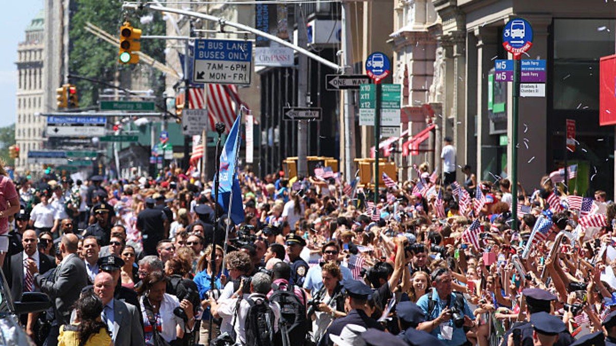 Returning champs New York Giants honored with ticker-tape parade