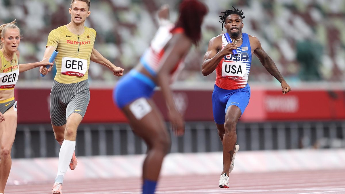 1996 год в спорте. атланта 1996 спортивная гимнастика. 1996 год в спорте. колорадо 1996 чемпион кубка стэнли. майкл джонсон 400 метров.