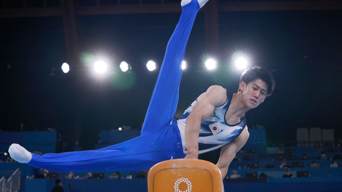 По прибытию на соревнования гимнасты. Даики Хасимото. Даики Хасимото спортивная гимнастика. Дайки Хашимото. Хашимото гимнаст.
