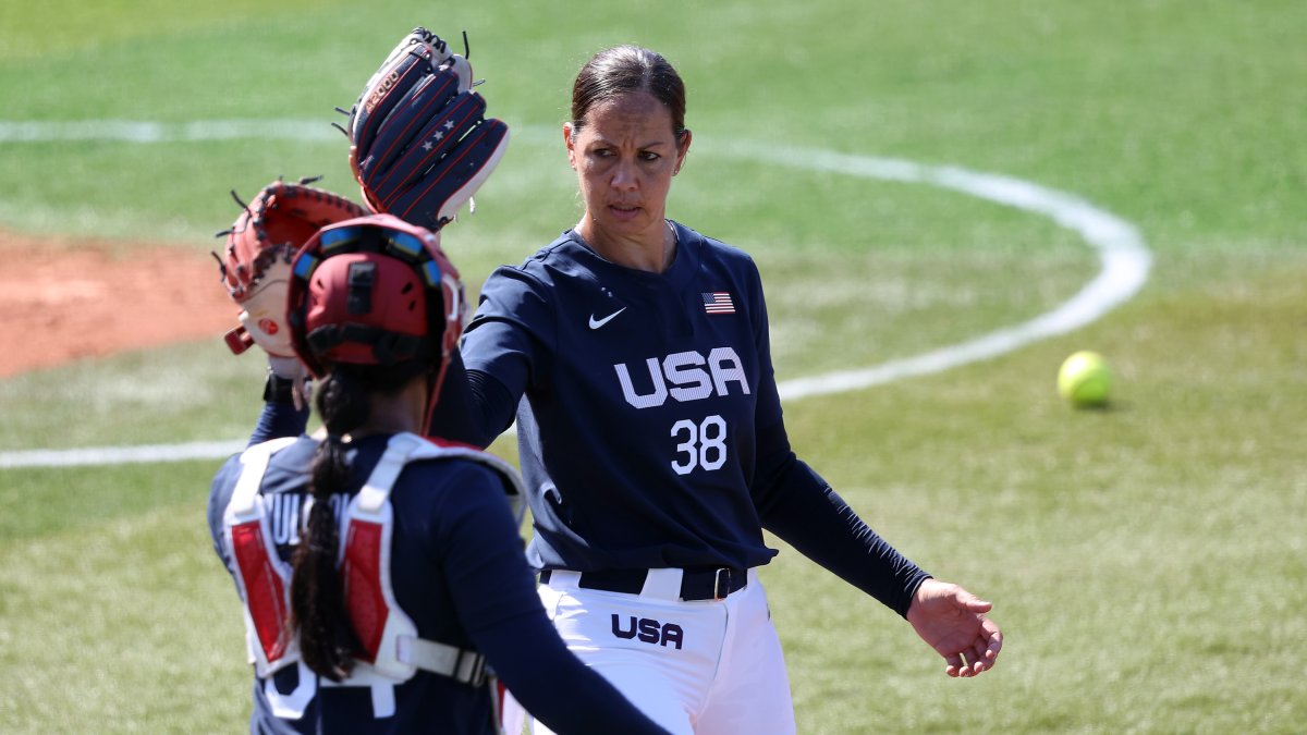 Cat Osterman Team Usa Defeat Mexico For Third Straight Victory In Tokyo Nbc New York