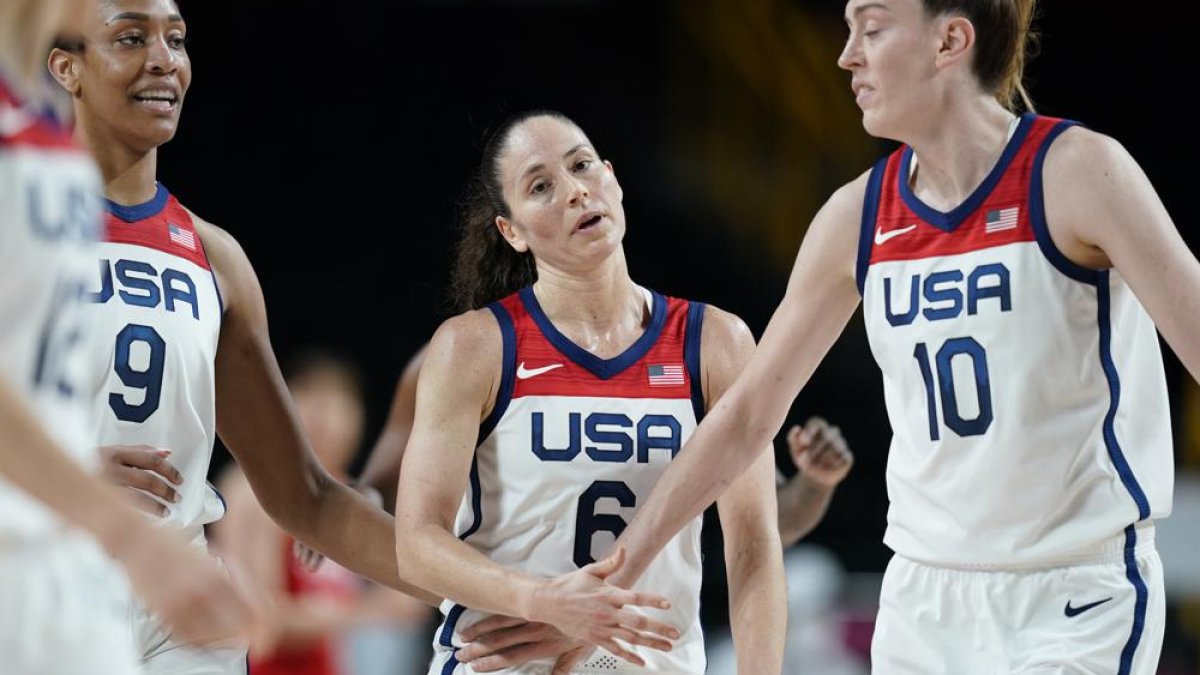Dawn Staley played with Sue Bird, Diana Taurasi. Now, she coaches them. -  NBC Sports