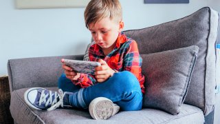 Parents Who Raise ‘Smart, Well-Rounded’ Kids Don’t Use These 4 Phrases, Says Tech Education Expert—and What to Do Instead