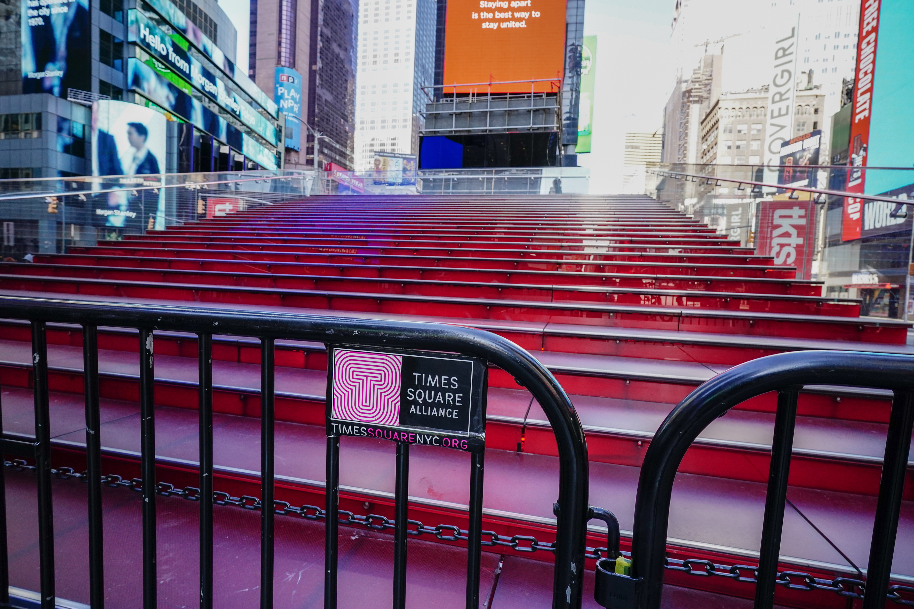 suspicious package in times square