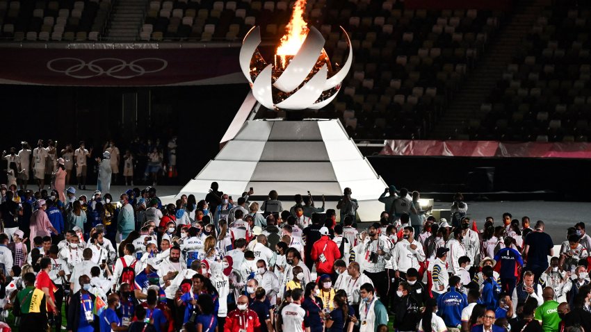 Athletes parade in the closing ceremony of the Tokyo Olympics