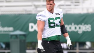 Grant Hermanns #63 of the New York Jets