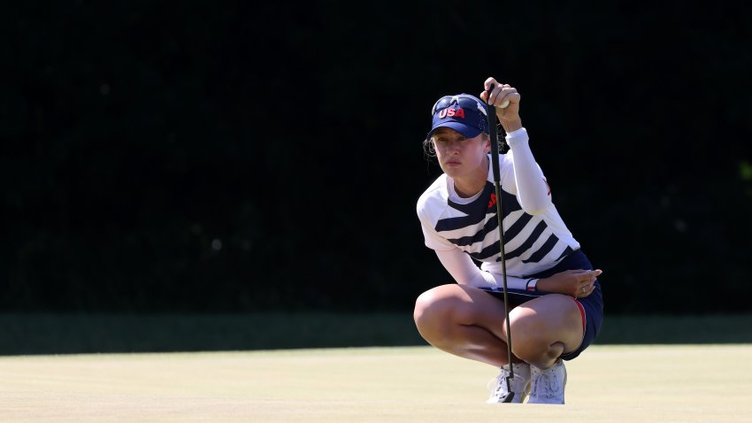 KAWAGOE, JAPAN – AUGUST 05: Nelly Korda of Team United States lines up her putt on the 17th green during the second round of the Women’s Individual Stroke Play on day thirteen of the Tokyo 2020 Olympic Games at Kasumigaseki Country Club on August 05, 2021 in Kawagoe, Japan. (Photo by Chris Trotman/Getty Images)