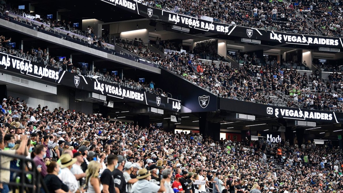 Las Vegas Raiders To Require COVID Vaccines For Fans At Home Games las-vegas-raiders-to-require-covid-vaccines-for-fans-at-home-games