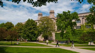 College and universities, among them the University of Chicago, are returning to online learning as COVID-19 cases surge