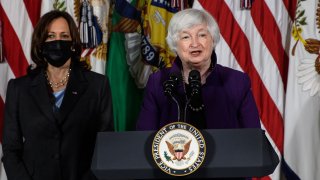 US Treasury Secretary Janet Yellen,with Vice President Kamala Harris. (Photo by Nicholas Kamm / AFP) (Photo by NICHOLAS KAMM/AFP via Getty Images)