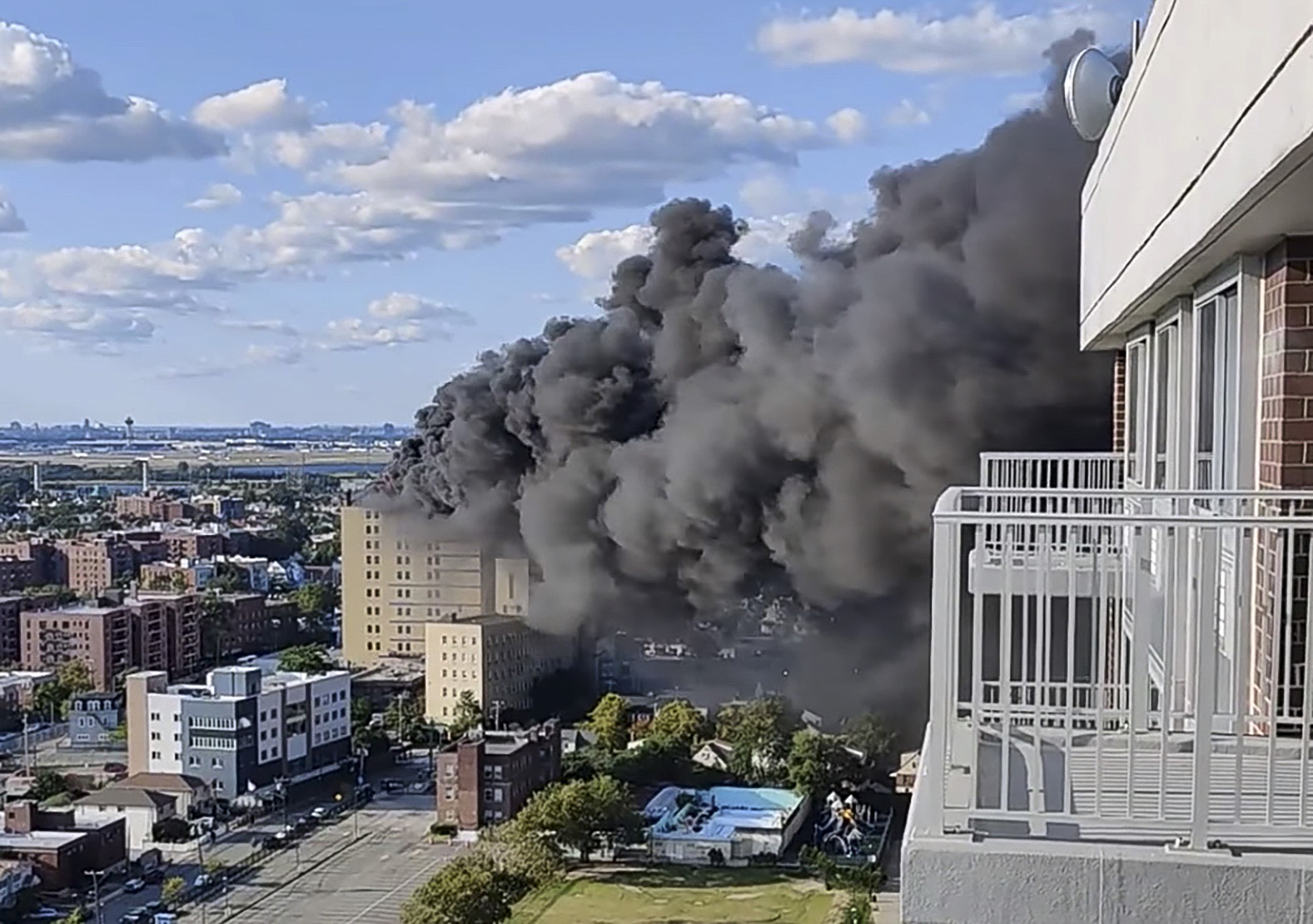Who's Blowing Up Far Rockaway, Queens ② Fire on Queens Hospital Roof Sends Huge Plumes of Black