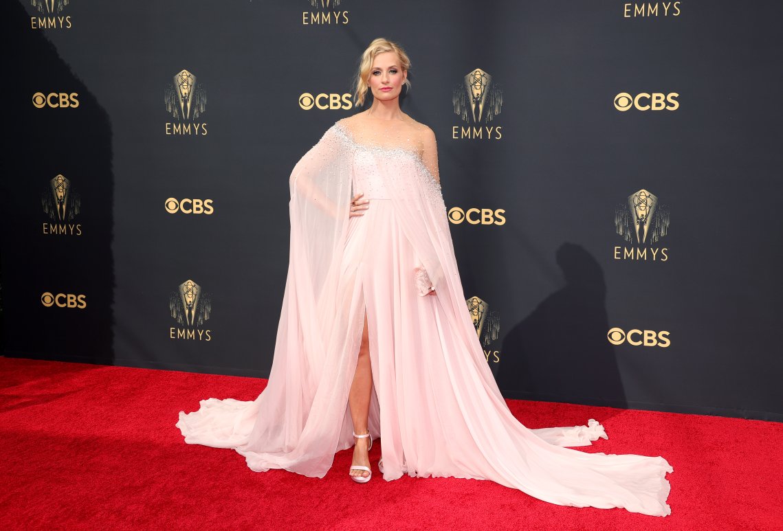 PHOTOS See the Best Looks from the 2021 Emmy Awards Red Carpet NBC
