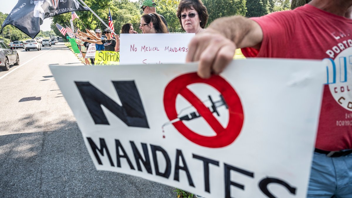 US Supreme Court Rejects NY Health Workers’ COVID Vaccine Mandate Case; 3 Dissent US Supreme Court Rejects NY Health Workers’ COVID Vaccine Mandate Case; 3 Dissent