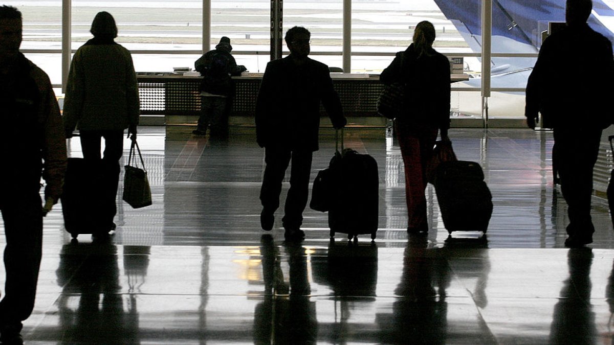 Severe Weather: Check Flight Delays and Cancellations In Tri-State Area Airports