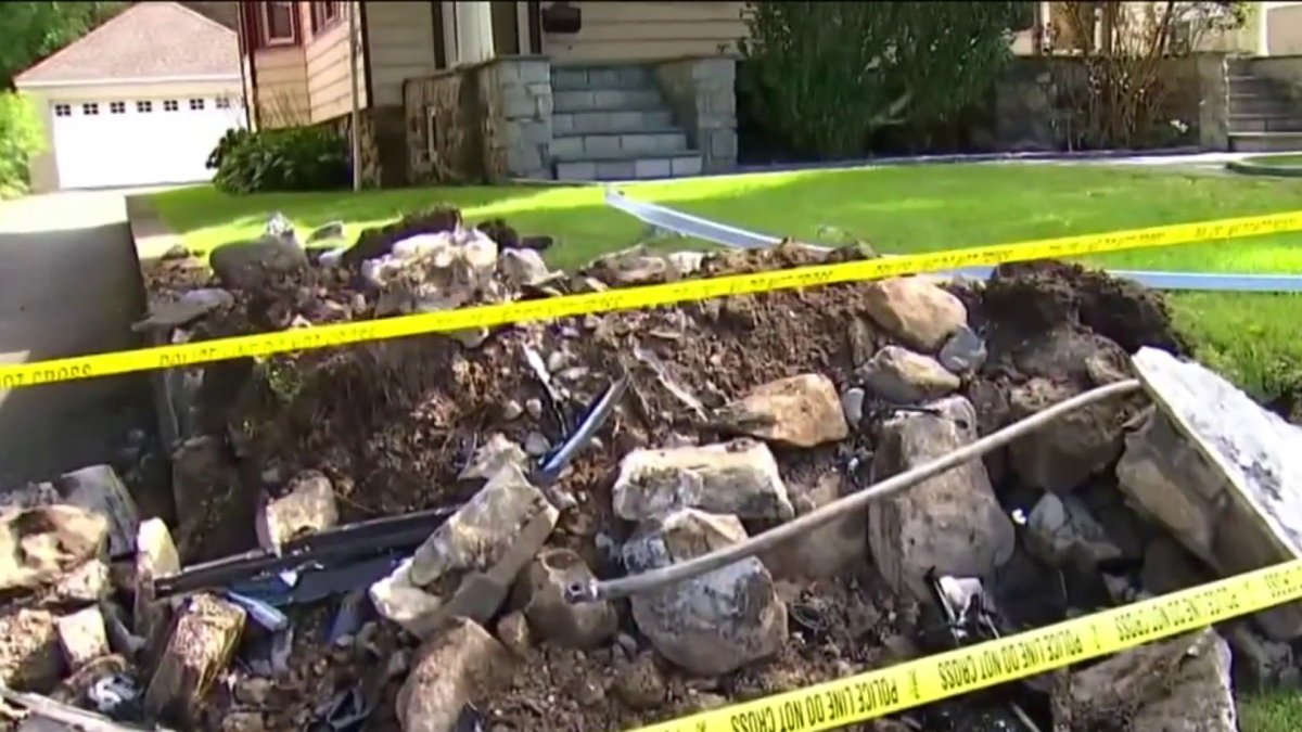 NY Father, Child Killed When Car Hits Rock Wall – NBC New York