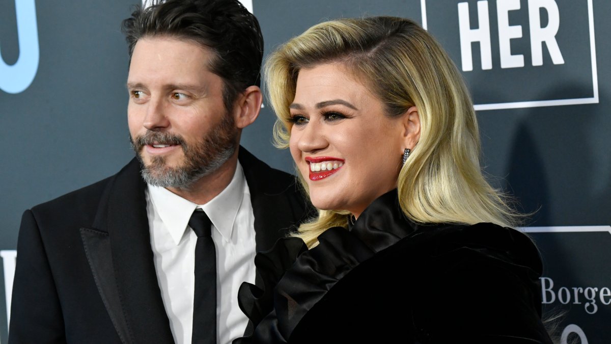 Kelly Clarkson Is Awarded the $10.4 Million Montana Ranch in Divorce From Brandon Blackstock - Vimarsana News