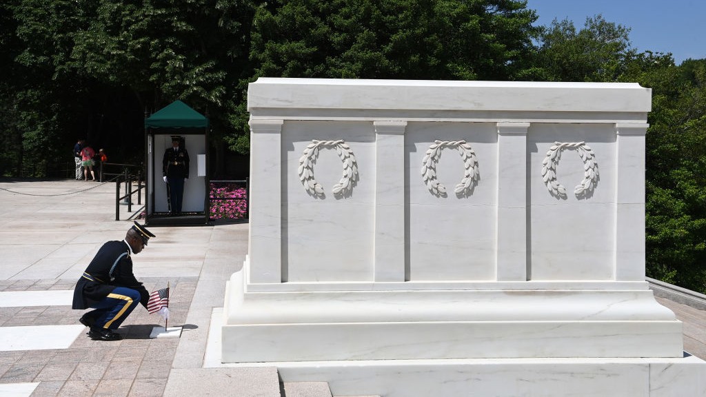 tomb of unknown soldier