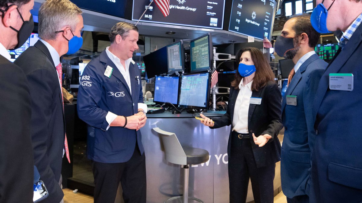 Treasury Yields Rise as Investors Monitor Developments With Omicron Covid Variant - Vimarsana News