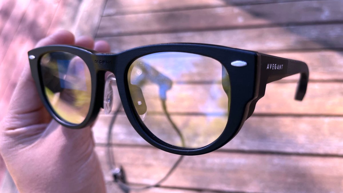 These Smart Glasses Offer a Glimpse at the Future Apple and Facebook Are Planning - Vimarsana News