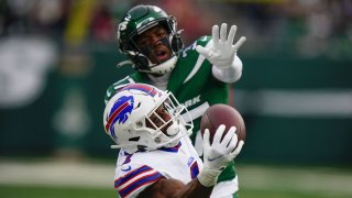 Buffalo Bills' Emmanuel Sanders tries to make a catch during the second half of an NFL football game against the New York Jets,