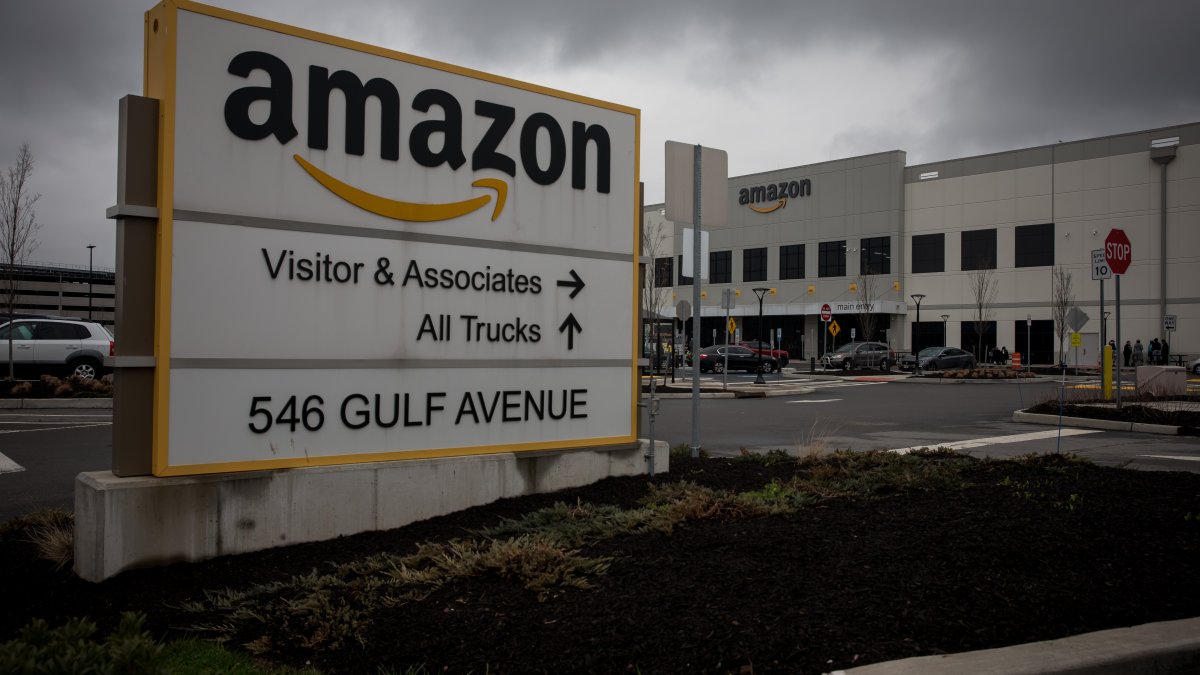 Amazon Union Organizer, 2 Others Arrested at NYC Facility NBC New York