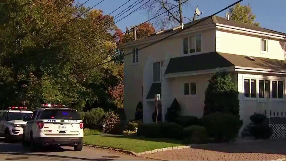 Sources: Fake NYPD Cops Tie Up NYC Family in Bizarre Home Invasion ...