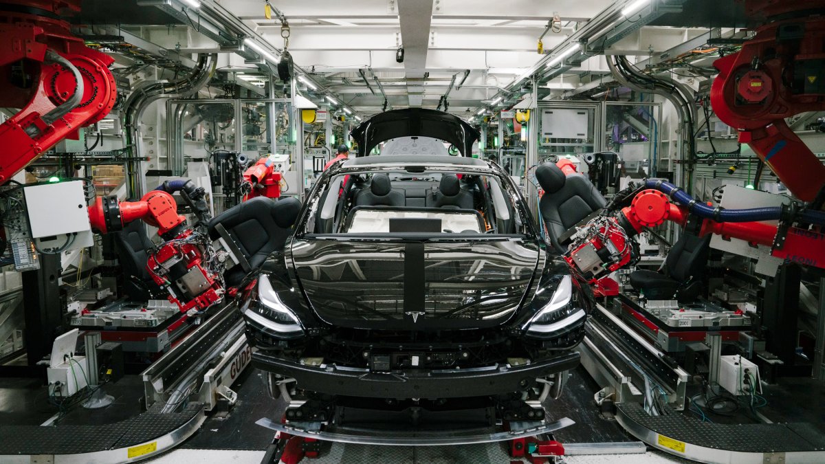 Tesla Is Replacing Faulty Autopilot Cameras in Some Cars, Internal Documents Say - Vimarsana News