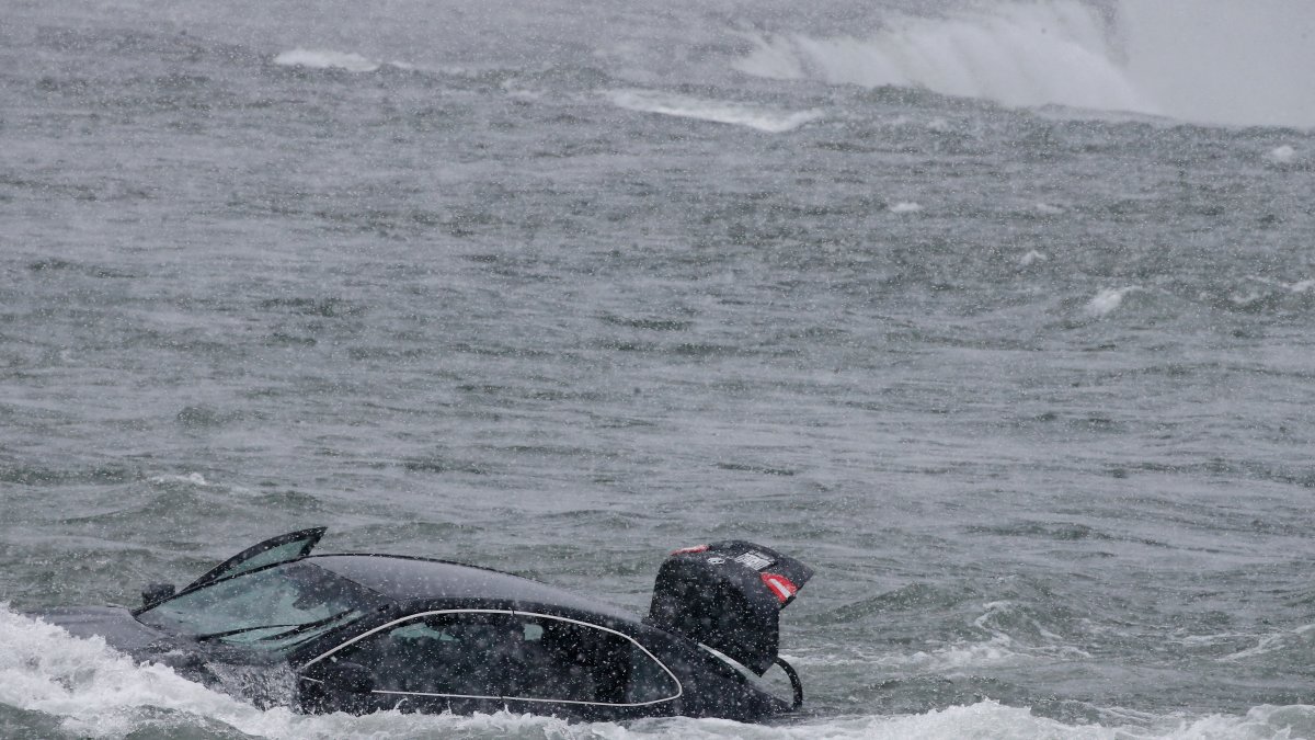 Woman Drove Car Into Icy River Above Niagara Falls On Purpose Police Nbc New York 