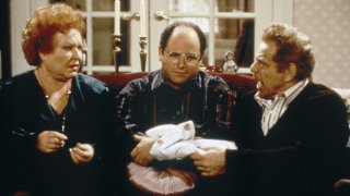 (l-r) Estelle Harris as Estelle Costanza, Jason Alexander as George Costanza, Jerry Stiller as Frank Costanza.