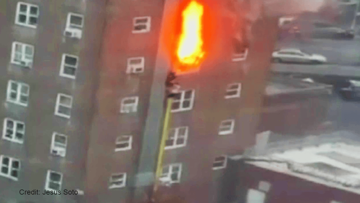 Fire in East Village: 1 Dead, 7 Hurt in Apartment Blaze – NBC New York - Vimarsana News