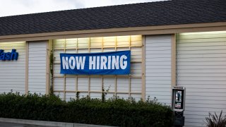 Economists Say Rapid Quitting and Hiring Will Continue in 2022 Despite Omicron Wave