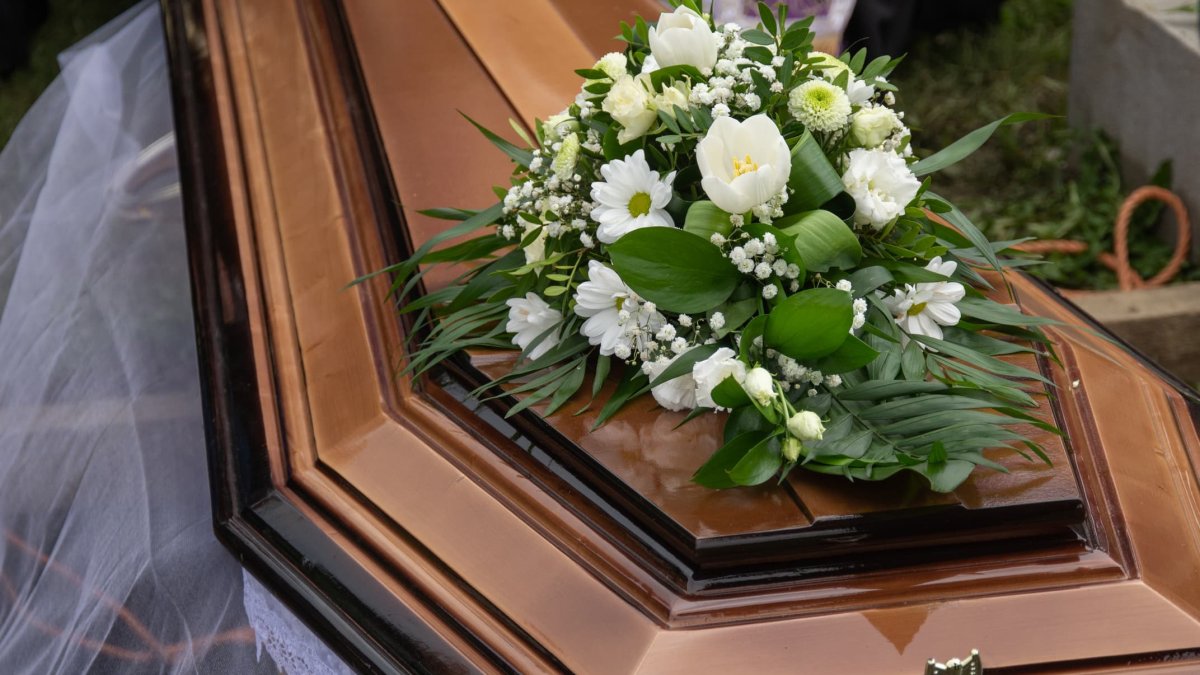 LA Funeral Home Owner Charged For Leaving Remains to Decay, Mummify - Vimarsana News