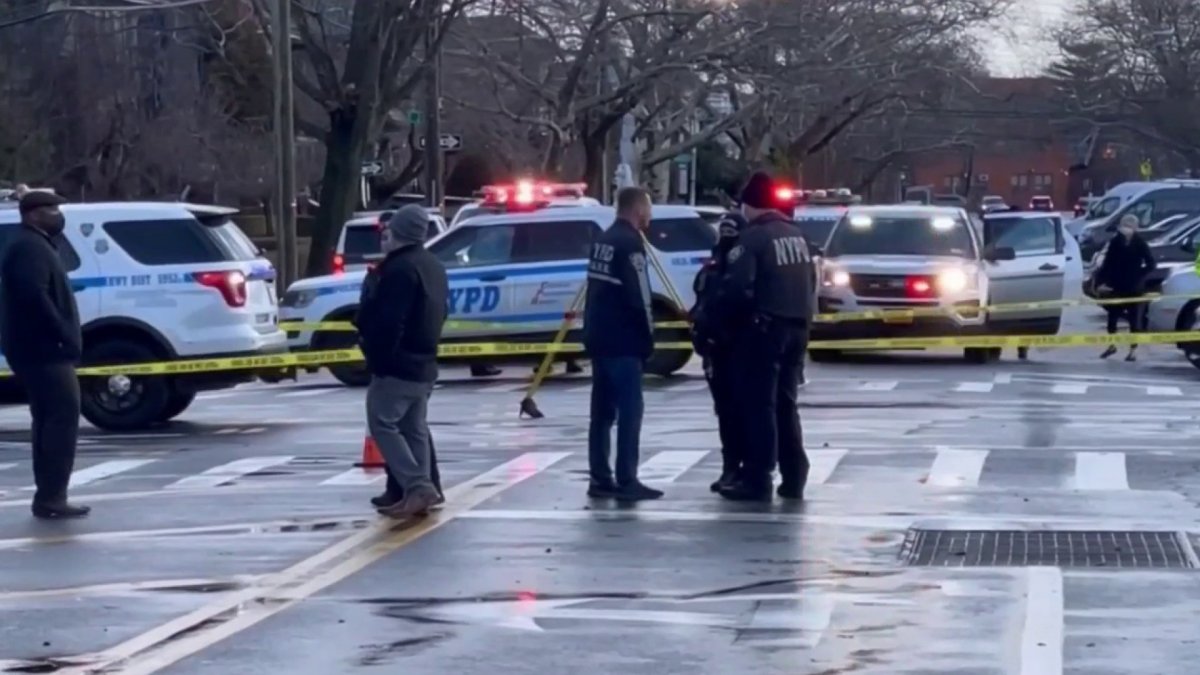Girl, 13, killed trying to cross six-lane roadway in front of Brooklyn high  school – New York Daily News