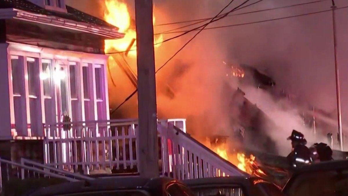 NJ Houses Collapse as Fire Burns in West Deptford Township – NBC New York - Vimarsana News