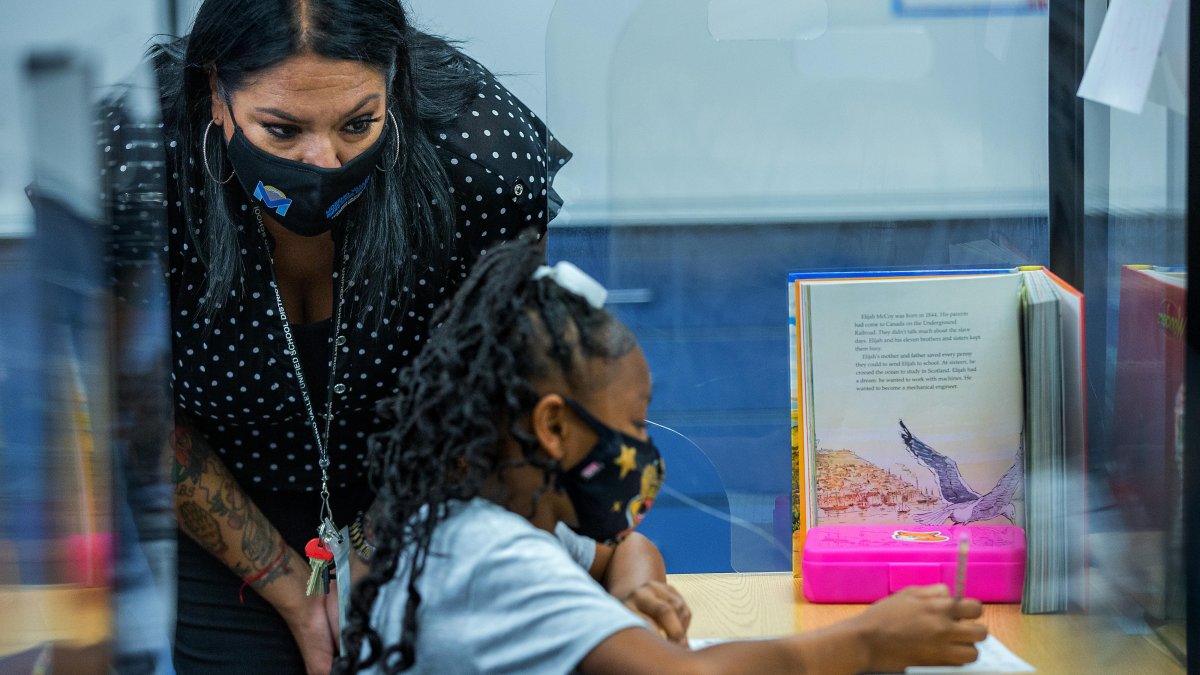 Schools Across Country, Desperate for Substitute Teachers, Turn to ...