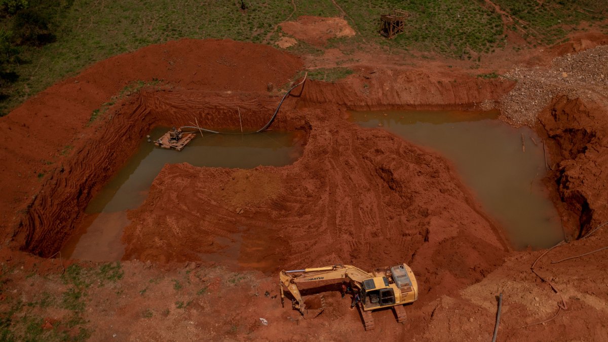 Aircraft, Fuel Key to Illegal Gold Mining in the Amazon – NBC New York - Vimarsana News