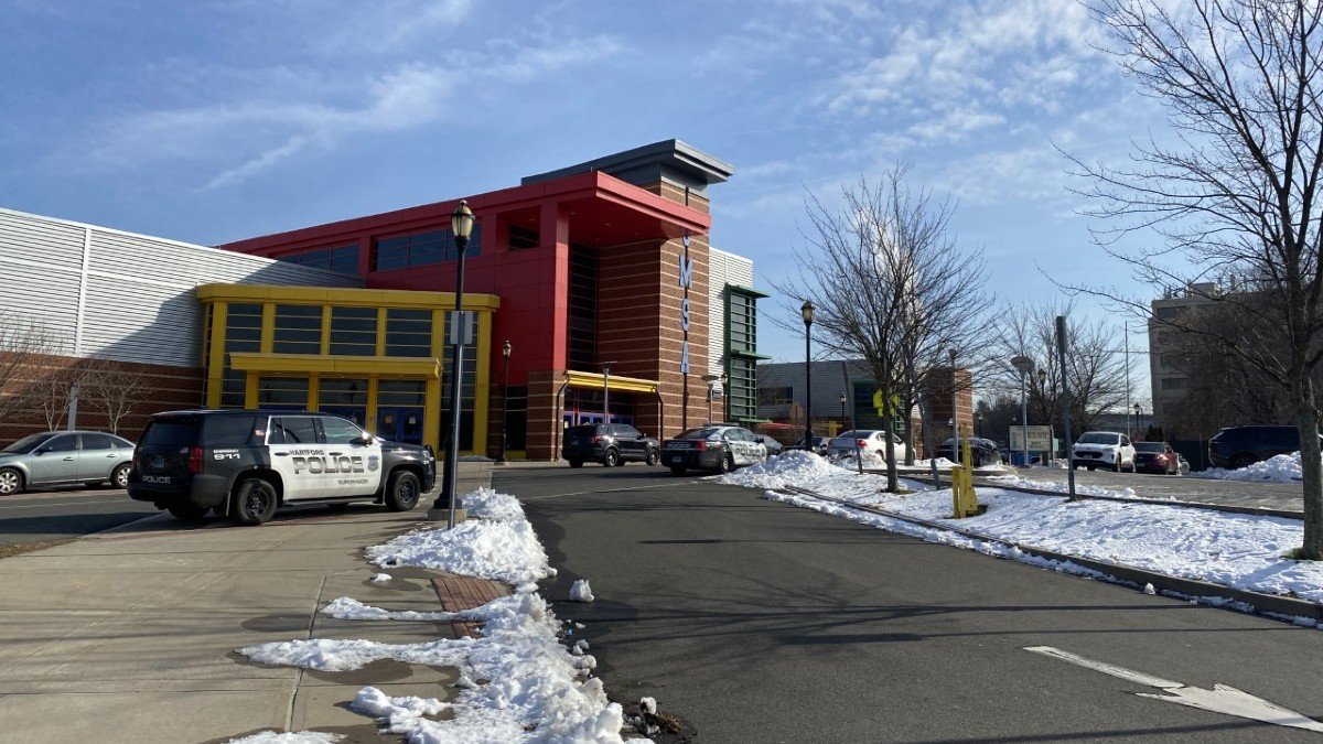Connecticut School District to Arm Nurses With Narcan After Fatal Overdose - Vimarsana News